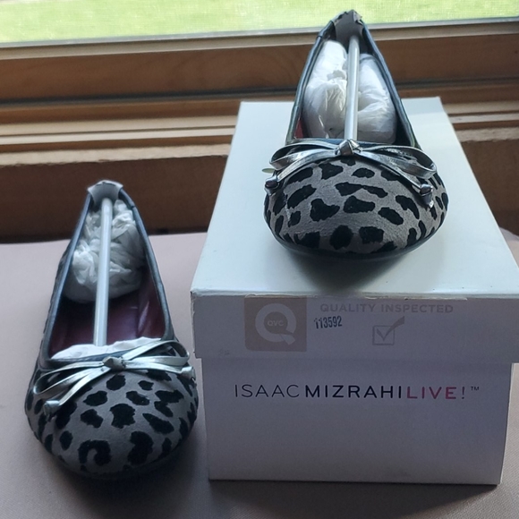 Isaac Mizrahi Shoes - Isaac Mizrahi Live! Cheetah Print Flats Size 7